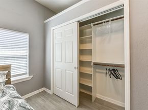 212 Clifton Street, Houston TX 77011