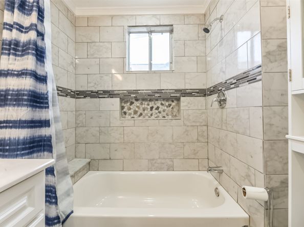 212 Clifton Street, Houston TX 77011