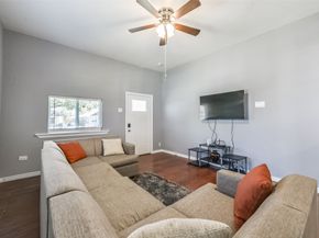 212 Clifton Street, Houston TX 77011