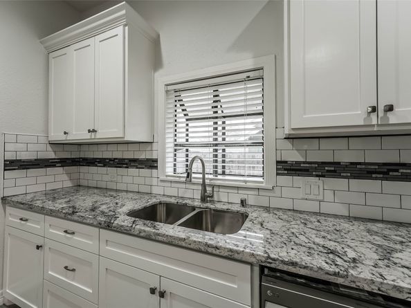 212 Clifton Street, Houston TX 77011