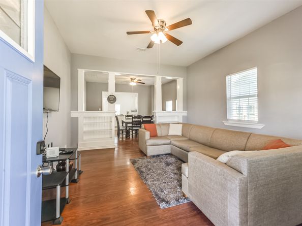 212 Clifton Street, Houston TX 77011