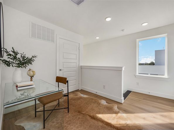 4415 Caroline St, Houston TX 77004