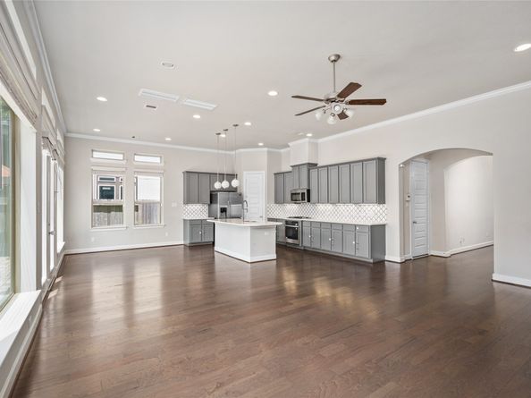 927 S Lacey Garden Loop, Houston TX 77018