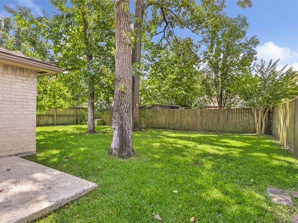 2758 Foliage Green Drive, Kingwood TX 77339