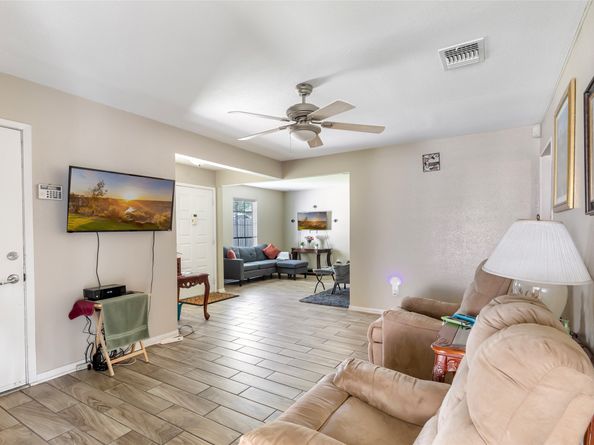 2758 Foliage Green Drive, Kingwood TX 77339
