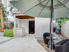 213 W Spreading Oak Drive, Houston TX 77076
