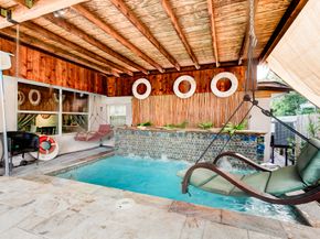 213 W Spreading Oak Drive, Houston TX 77076