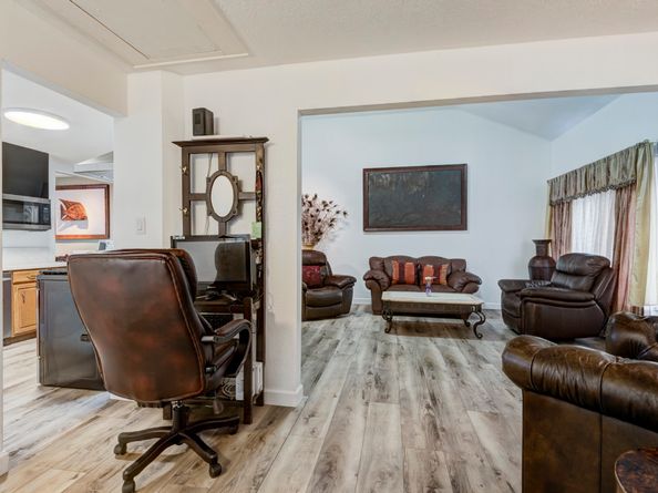 213 W Spreading Oak Drive, Houston TX 77076
