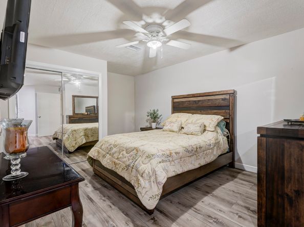 213 W Spreading Oak Drive, Houston TX 77076