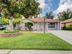 213 W Spreading Oak Drive, Houston TX 77076