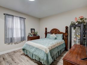 213 W Spreading Oak Drive, Houston TX 77076