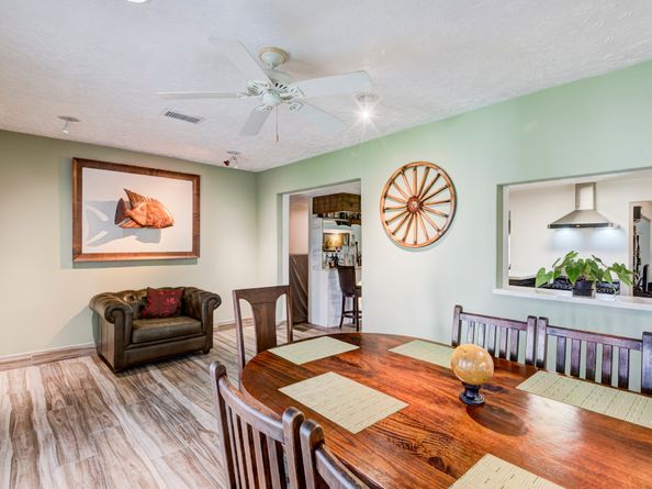 213 W Spreading Oak Drive, Houston TX 77076