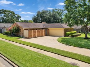 4926 Gleneagles Drive N, Houston TX 77084