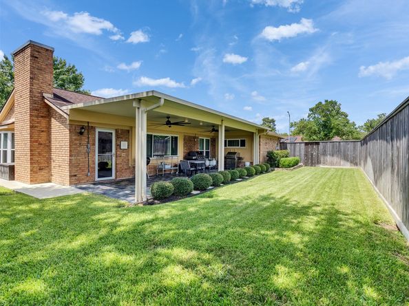 4926 Gleneagles Drive N, Houston TX 77084