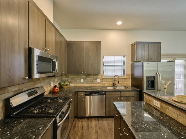 2422 Navigation Boulevard E, Houston TX 77003