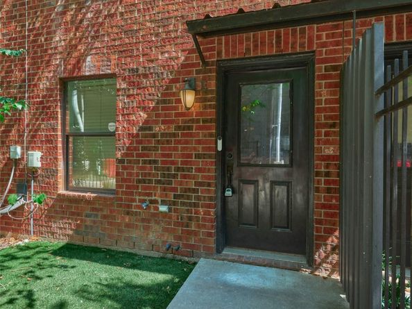 2422 Navigation Boulevard E, Houston TX 77003
