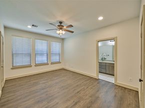 2422 Navigation Boulevard E, Houston TX 77003