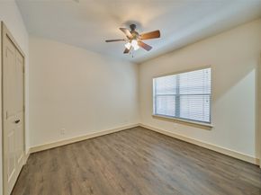2422 Navigation Boulevard E, Houston TX 77003