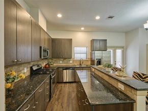 2422 Navigation Boulevard E, Houston TX 77003