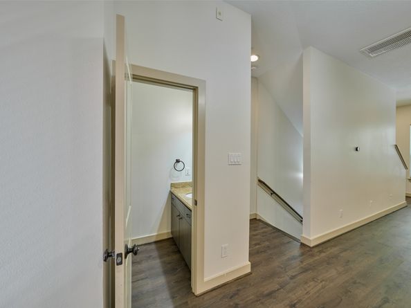 2422 Navigation Boulevard E, Houston TX 77003