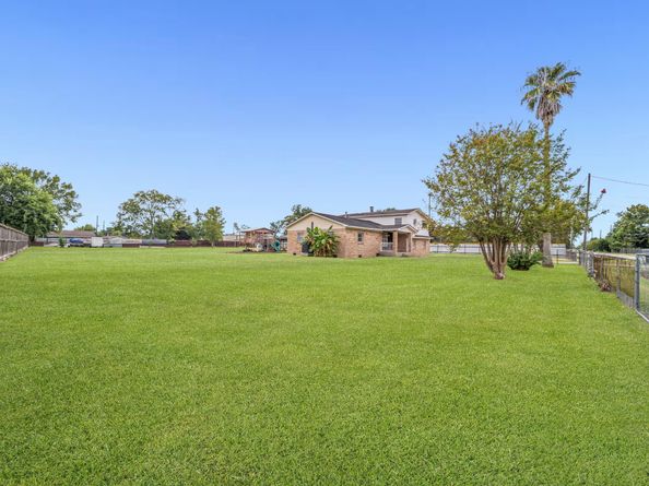 5902 Martha Lane, Houston TX 77396