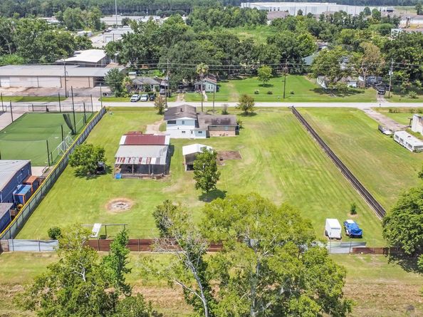 5902 Martha Lane, Houston TX 77396