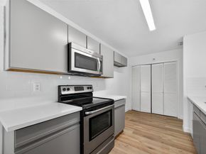 8538 Triple Crown Drive, Houston TX 77071