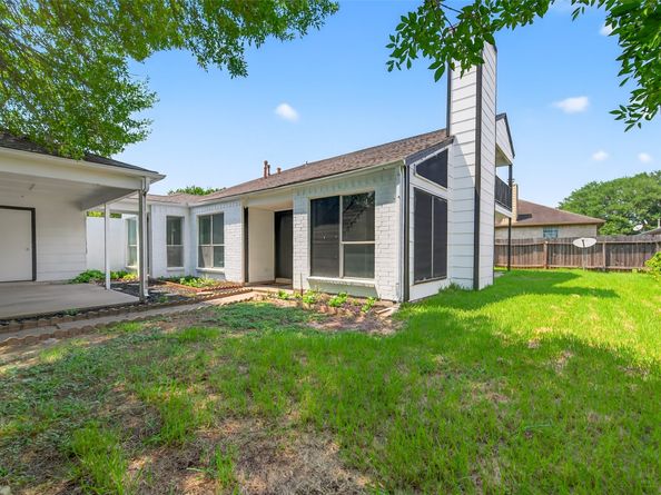 8538 Triple Crown Drive, Houston TX 77071