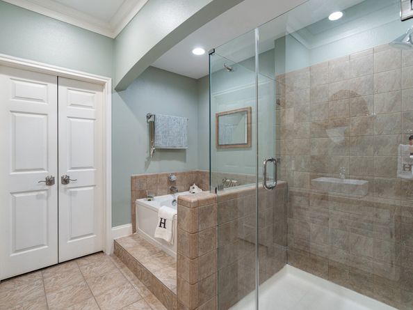2400 McCue Road 440, Houston TX 77056