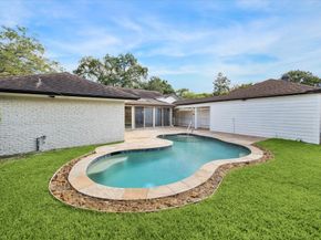 10038 Locke Lane, Houston TX 77042