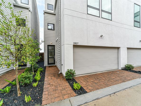 2827 Decker Place, Houston TX 77003