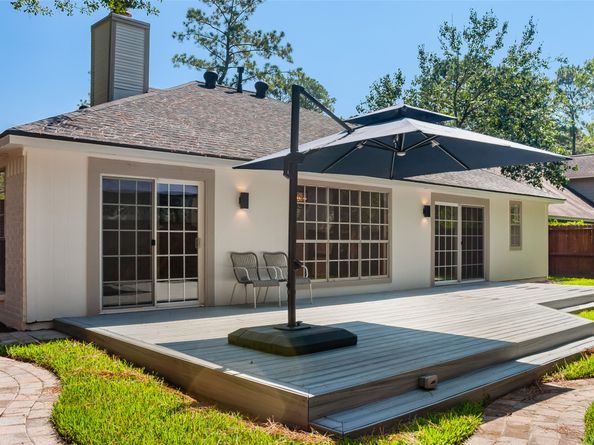 35 Woodelves Place, The Woodlands TX 77381