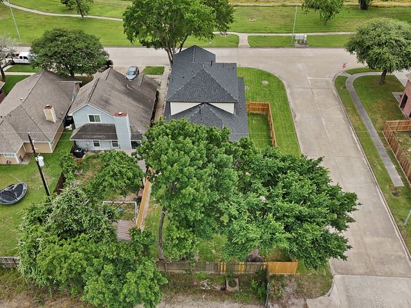 5134 Breckenridge Drive, Houston TX 77066