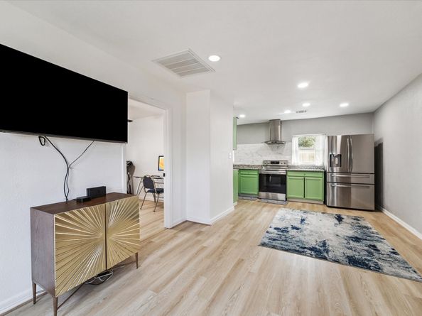 716 E 40th Street, Houston TX 77022
