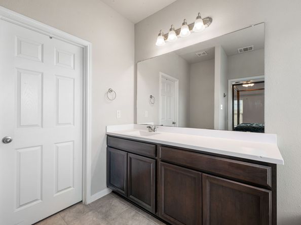 6518 Macroom Meadows Lane, Houston TX 77048