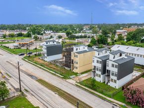 302 W Hamilton Street, Houston TX 77091