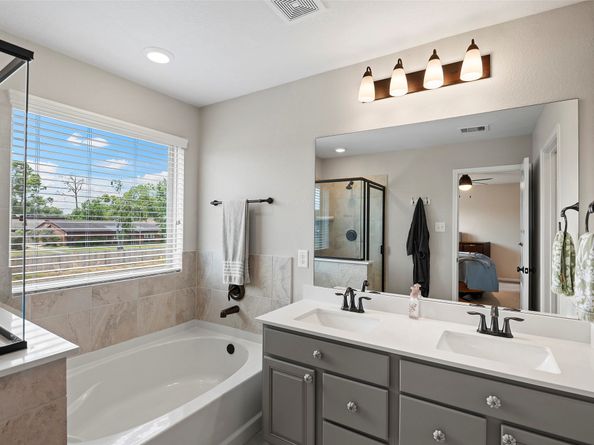 10203 Pinewood Fox Drive, Houston TX 77080