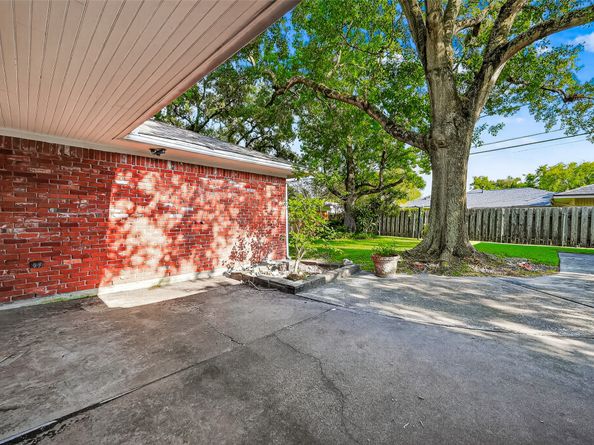 5507 Valkeith Drive, Houston TX 77096
