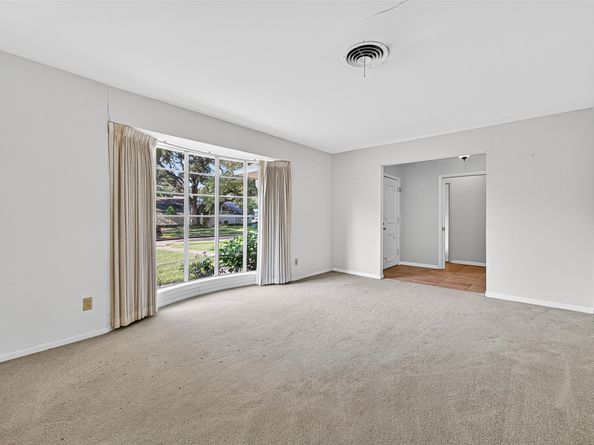 5507 Valkeith Drive, Houston TX 77096