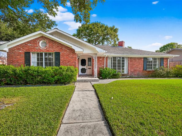 5507 Valkeith Drive, Houston TX 77096