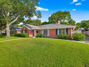 5507 Valkeith Drive, Houston TX 77096