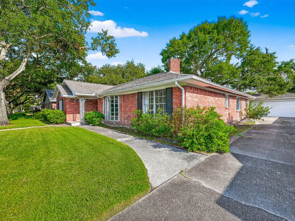 5507 Valkeith Drive, Houston TX 77096