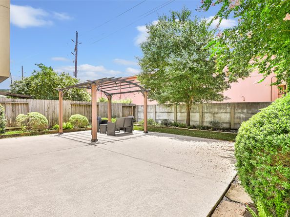 2705 Kings Retreat Circle, Kingwood TX 77345
