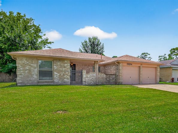 13234 Sherwood Oaks Drive, Houston TX 77015