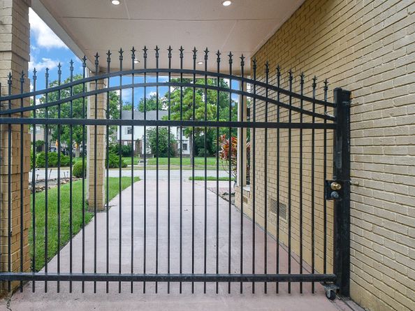 3328 Southmore Boulevard, Houston TX 77004