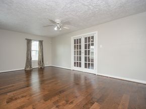 3328 Southmore Boulevard, Houston TX 77004