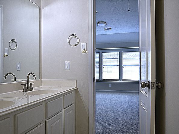 218 Heathbrook Lane, Houston TX 77094