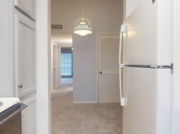 2323 Fairwind Road 860, Houston TX 77062