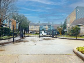 2323 Fairwind Road 860, Houston TX 77062