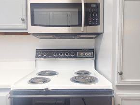 2323 Fairwind Road 860, Houston TX 77062
